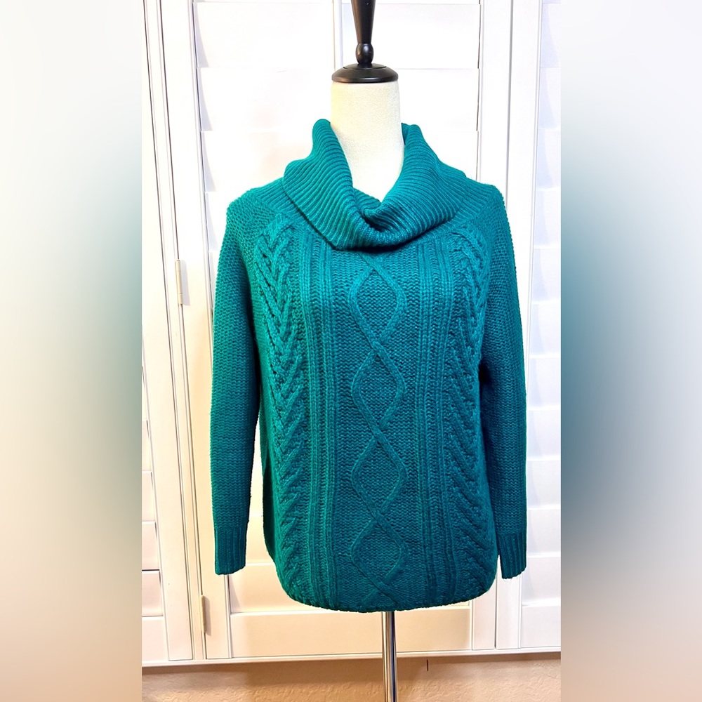 Billibong sweater womens L loose knit cowl/turtle neck
